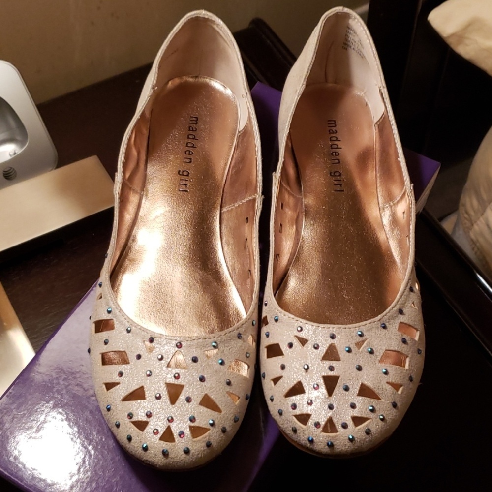 MADDEN Girl pearlized shoes with rhinestones